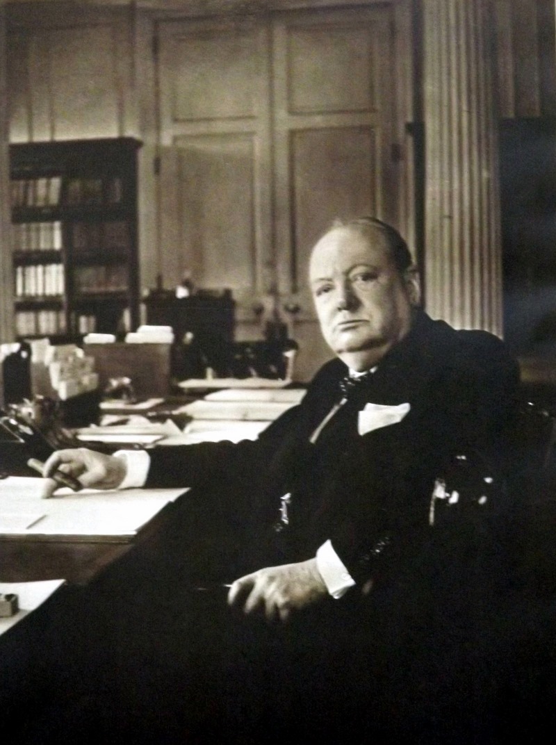 Уинстон Черчилль – ярчайший пример того, что алкоголь может быть приятным дополнением жизни, а не источником ее проблем
