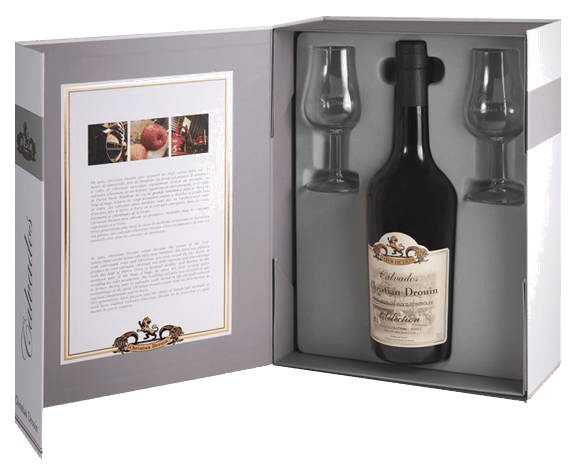Кальвадос Coeur de Lion Calvados Selection, с 2-мя бокалами в подарочной упаковке 0.7 л