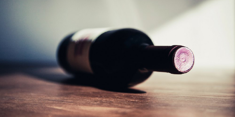 Розлив вина в бутылки - Укупорка бутылок при розливе вина